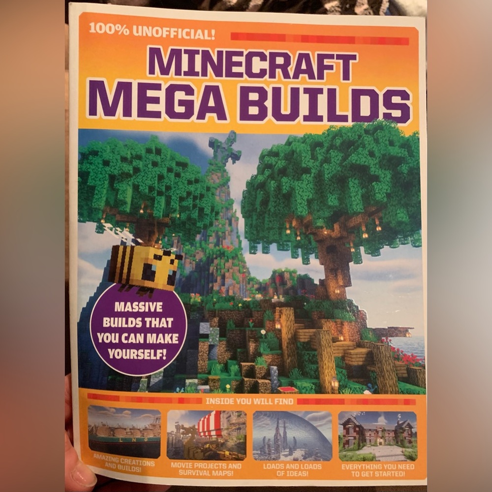 Minecraft: Mega Builds Paperback Book